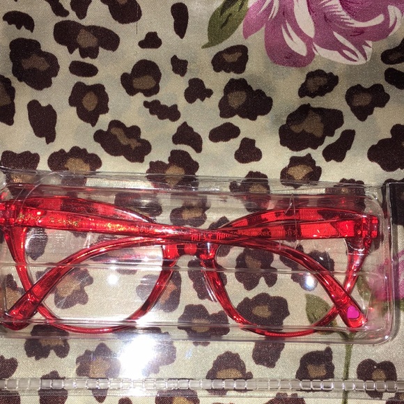 Betsey Johnson Readers Cats Eyes - Picture 3 of 3